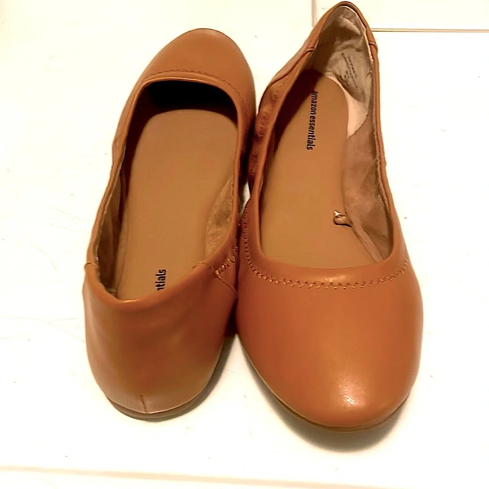 Major sale $15 was $30 New Amazon Essentials camel color ballet flat size 10